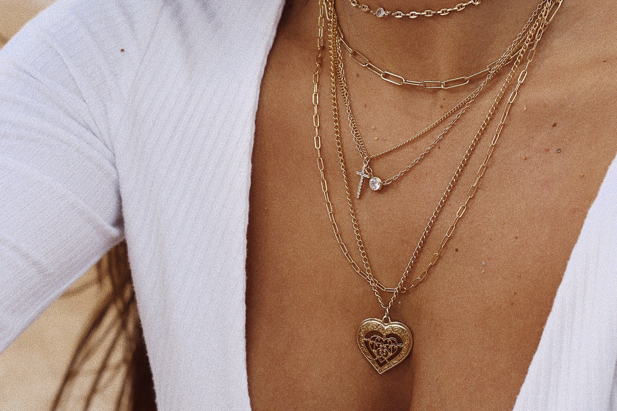 Gold vs Silver Jewellery: Which One Should You Choose?